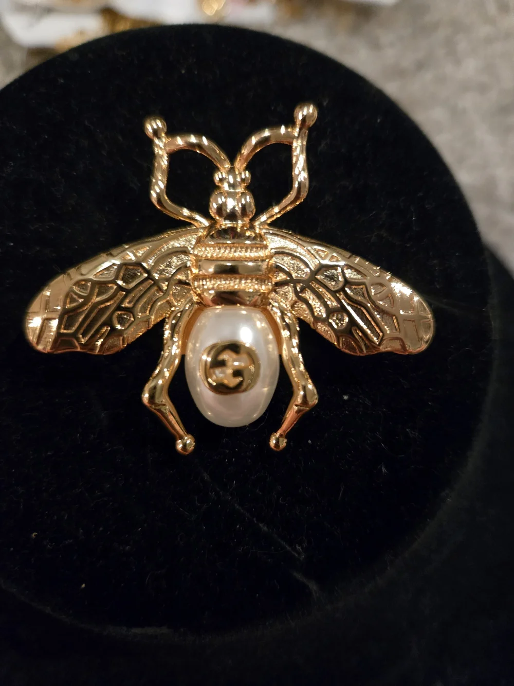 18kgp Gucci Gold Bee Brooch with Pearl Accent - Women's Jewelry